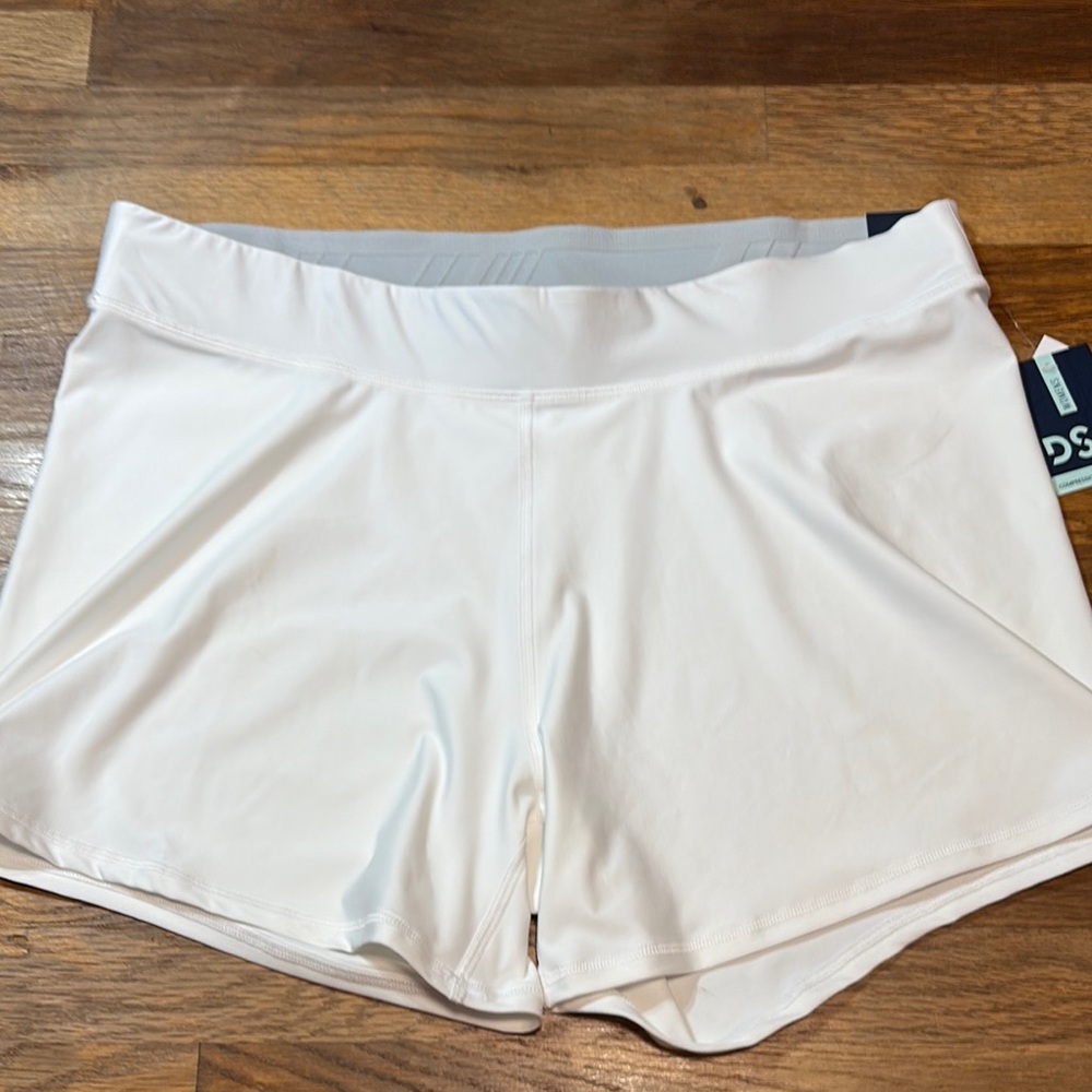 DICKS SPORTING GOODS core compression shorts.